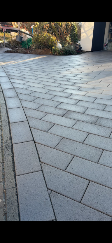 Einfahrt/ Topographische Lage Topographische Lage